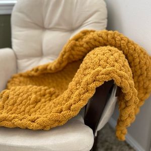 LARGE Handmade chunky knit throw blankets!